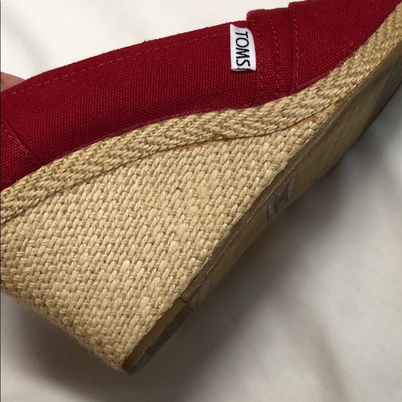 Toms - Classic Red Canvas Wedge Sandal - Picture 4 of 10